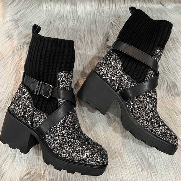 Michael Kors Alistair Glitter Slip-Ons Boots. - Picture 3 of 12
